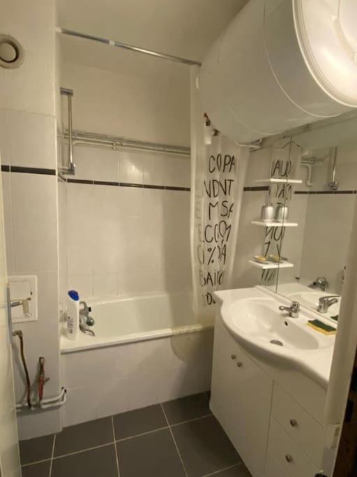 Studio Au Pied Des Pistes. Ax-les-Thermes Luaran gambar